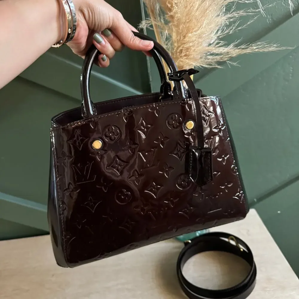 165 MINT LOUIS VUITTON MONTAIGNE BB VERNIS AMARANTE CROSS BODY BAG